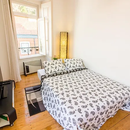 Baixa Castle At Your Feet Διαμέρισμα *